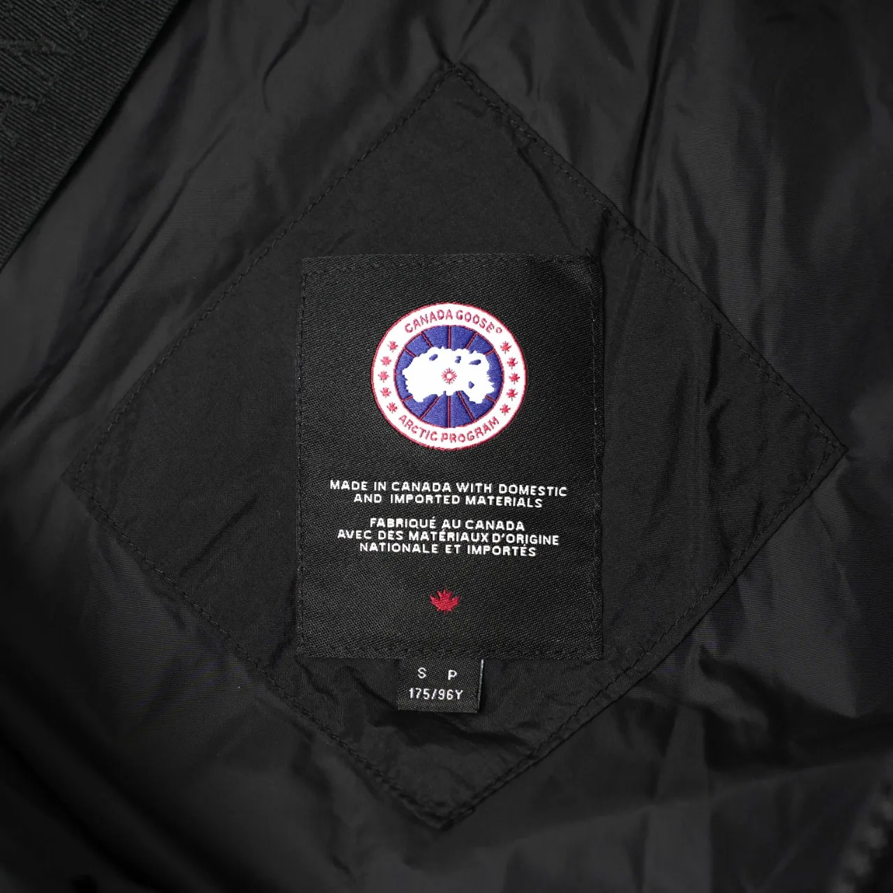 P940 CANADA GOOSE丨Canada Goose 2801 armband mid-length hooded down jacket Color: Black Size: XS-XXL